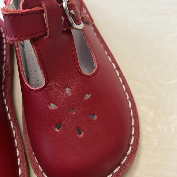 L’Amour Red Mary Jane’s with Daisy cut outs - Picture 6 of 6